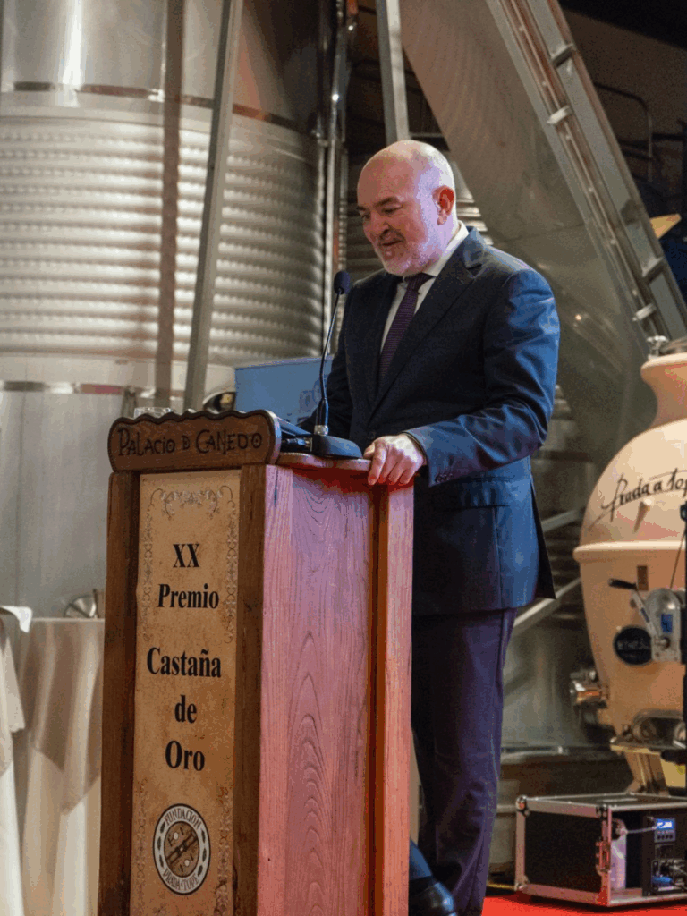 Doctor Valle Folgueral recibe la Castaña de Oro 2025